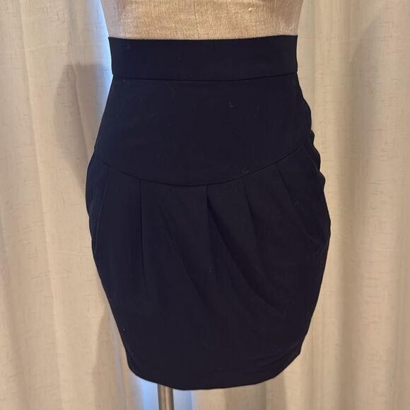 French Connection Size 4 Black Pleated Suiting Skirt w/ Pockets - Picture 3 of 11